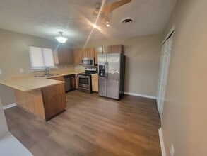3441 Royal Wood Rd in Lexington, KY - Building Photo - Building Photo