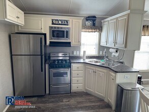 41 N Volcano in Hurricane, UT - Building Photo - Building Photo