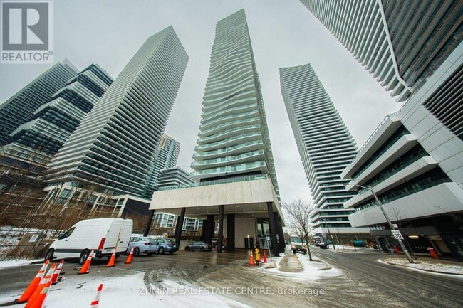 33 Shore Breeze Dr in Toronto, ON - Building Photo - Building Photo