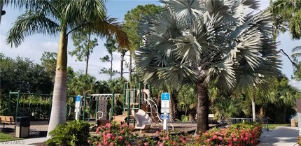 7745 Woodbrook Cir in Naples, FL - Building Photo - Building Photo