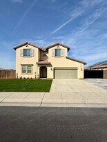15510 Carparzo Dr in Bakersfield, CA - Building Photo