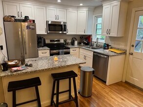 532 E 5th St, Unit 1 in Boston, MA - Building Photo - Building Photo