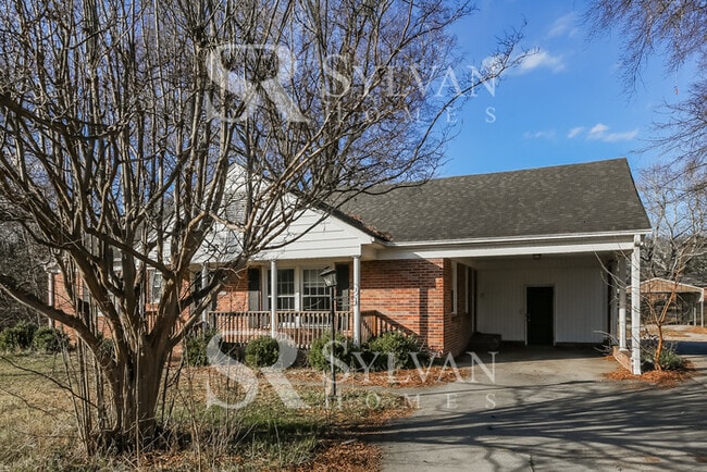 1119 E Lee Rd in Taylors, SC - Building Photo - Building Photo