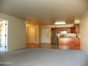 7910 Camelback Rd-Unit -311 in Scottsdale, AZ - Building Photo - Building Photo