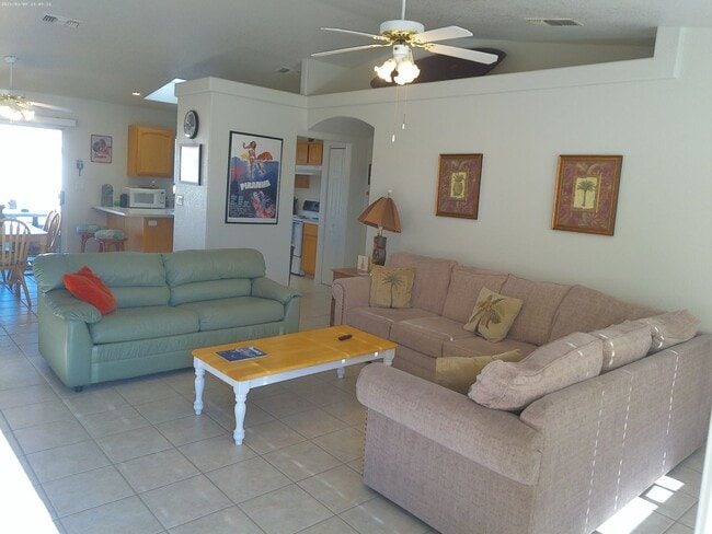 3755 Indian Hills Dr in Lake Havasu City, AZ - Building Photo - Building Photo