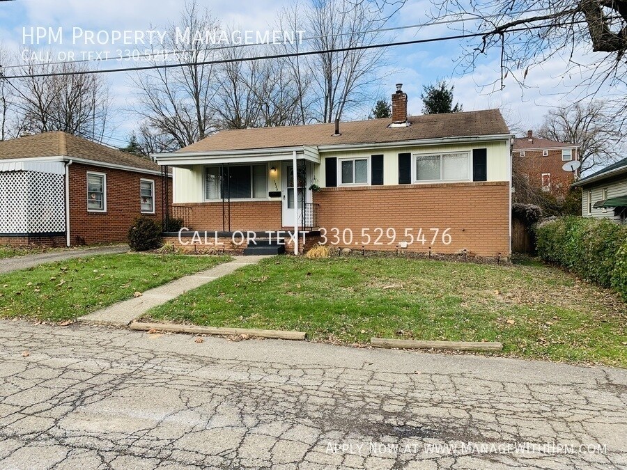 1325 Vermont Pl NE in Canton, OH - Building Photo