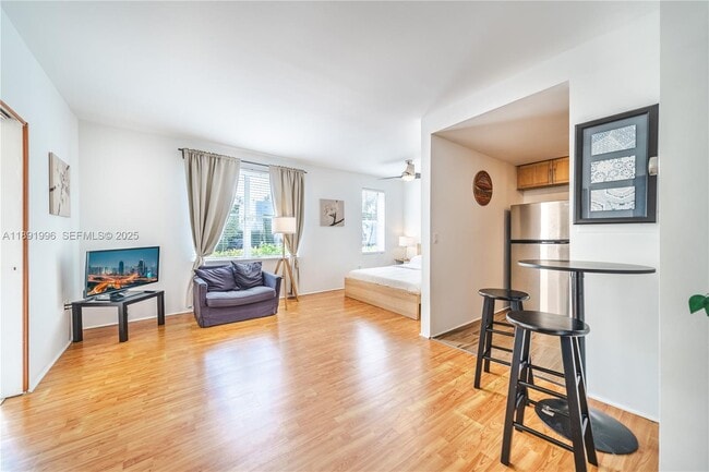 1502 Jefferson Ave in Miami Beach, FL - Foto de edificio - Building Photo