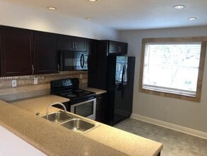 14611 Balgowan Rd in Hialeah, FL - Building Photo - Building Photo