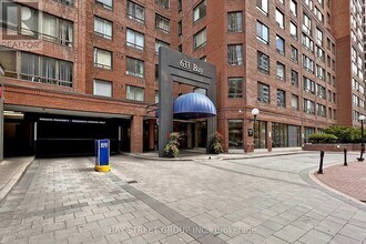 633-633 Bay St. in Toronto, ON - Building Photo - Building Photo