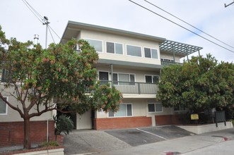 Beach Hill Apartments in Santa Cruz, CA - Foto de edificio - Building Photo