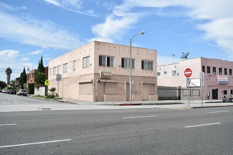 8625-8629 S Vermont Ave in Los Angeles, CA - Foto de edificio