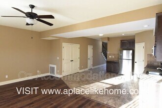 3923 NW 94th St in Kansas City, MO - Building Photo - Building Photo