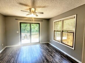 102 Courtney Ct in Waynesville, MO - Building Photo - Building Photo