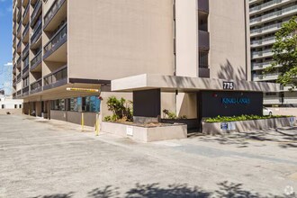 775 Kinalau Pl, Unit 701 in Honolulu, HI - Foto de edificio - Building Photo