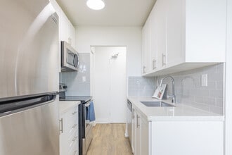 718 Lawrence in Hamilton, ON - Building Photo - Interior Photo