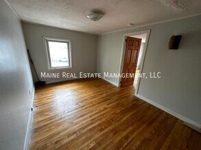 142 Pine St in Bangor, ME - Building Photo - Building Photo