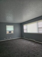 4721 N 39th St in Omaha, NE - Foto de edificio - Building Photo