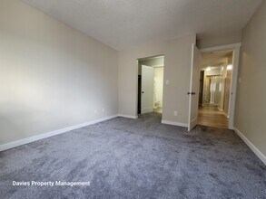 17467-1798A 98a Ave NW in Edmonton, AB - Building Photo - Building Photo