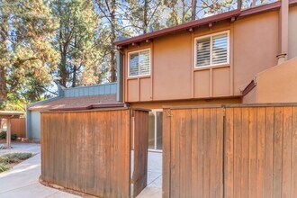 412 Alvarado Ave in Davis, CA - Building Photo - Building Photo