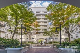 909 Camden Grandview Rd in Charlotte, NC - Foto de edificio - Building Photo