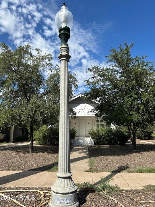 526 W Culver St in Phoenix, AZ - Building Photo