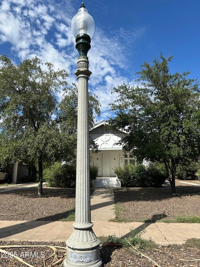 property at 526 W Culver St