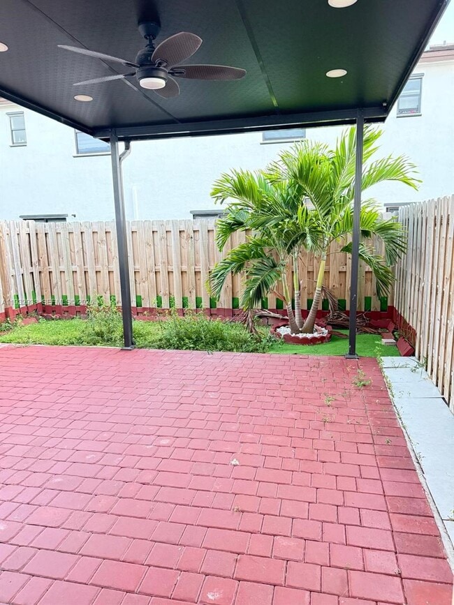 12916 SW 233rd Terrace in Princeton, FL - Building Photo - Building Photo