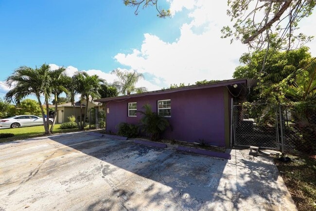 1132 NW 5th Ct in Fort Lauderdale, FL - Building Photo - Building Photo