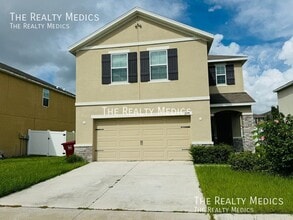 2327 Ashberry Ridge Dr in Plant City, FL - Building Photo - Building Photo