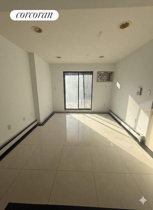 163-10 89th Ave in Queens, NY - Building Photo
