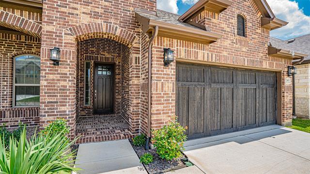 2507 Henley Wy in Venus, TX - Building Photo