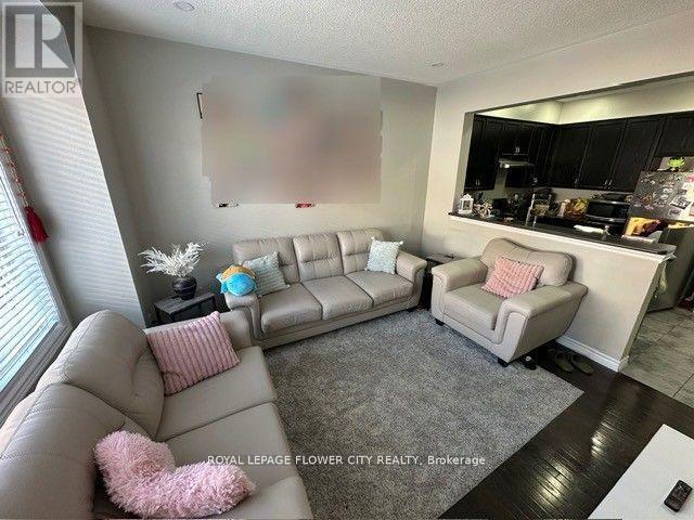 38 Walbrook Rd in Brampton, ON - Building Photo - Building Photo