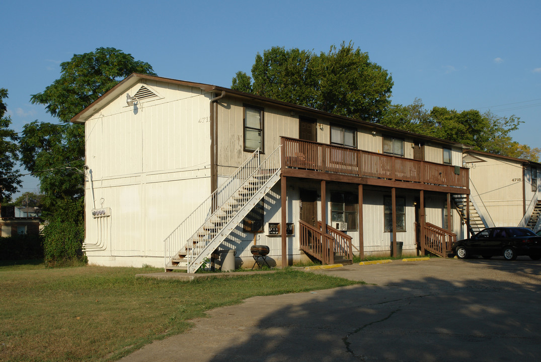 4711 E Side Ave in Dallas, TX - Foto de edificio