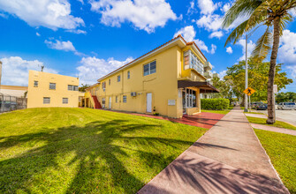 1943-1951 71st St in Miami Beach, FL - Building Photo - Building Photo