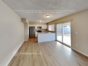 2225 W Danbury Dr in Phoenix, AZ - Building Photo - Building Photo