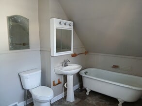 612 W Laurel St in Fergus Falls, MN - Building Photo - Building Photo