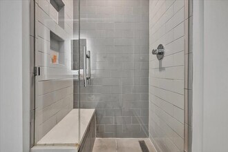 3005 Peachtree Rd NE in Atlanta, GA - Building Photo - Building Photo