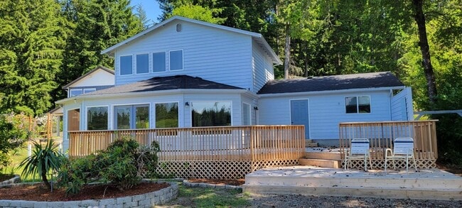 3741 Longhorn Dr NW in Bremerton, WA - Building Photo - Building Photo