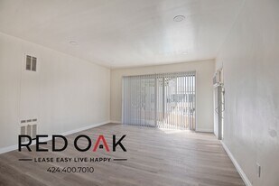 1327 Laurel Ave in West Hollywood, CA - Building Photo