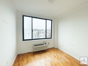 3BR 1BA Skylit w/ Private Rooftop Terrace, Unit 4B in Brooklyn, NY - Building Photo - Building Photo