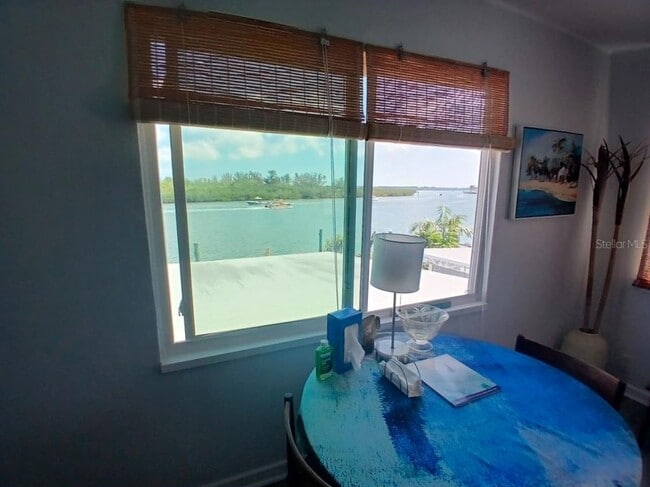 18213 Gulf Blvd in Redington Shores, FL - Building Photo - Building Photo