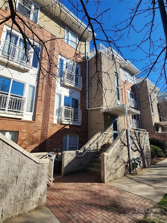 531 Donatello Avenue in Charlotte, NC - Building Photo