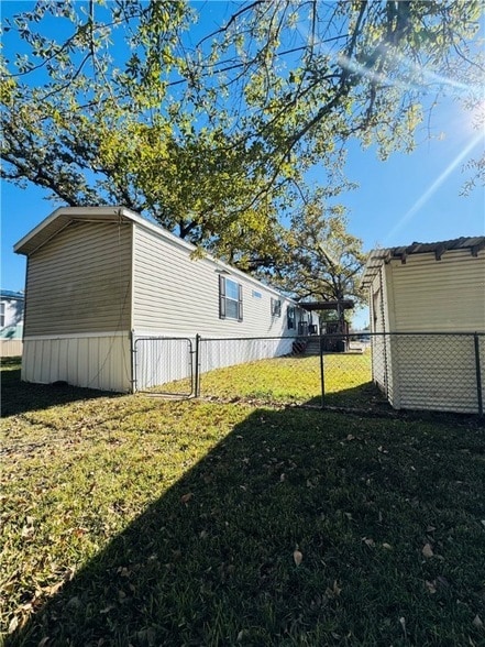 103 Ridge Walk in College Station, TX - Foto de edificio - Building Photo