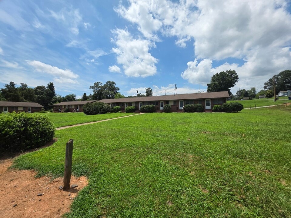 4180 James St in Winston-Salem, NC - Building Photo