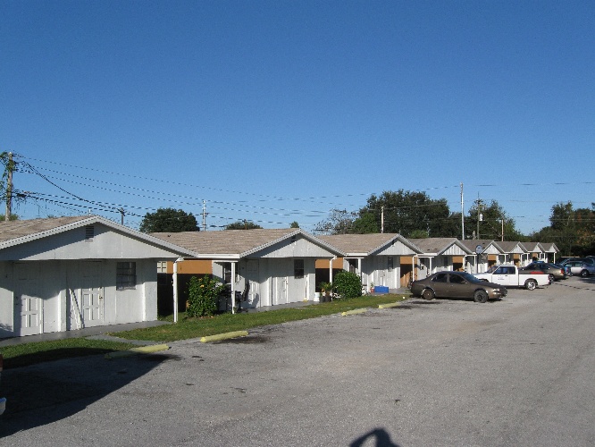 1805 Reynolds Rd in Lakeland, FL - Foto de edificio