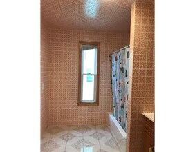 28 Lake St in Somerville, MA - Building Photo - Building Photo