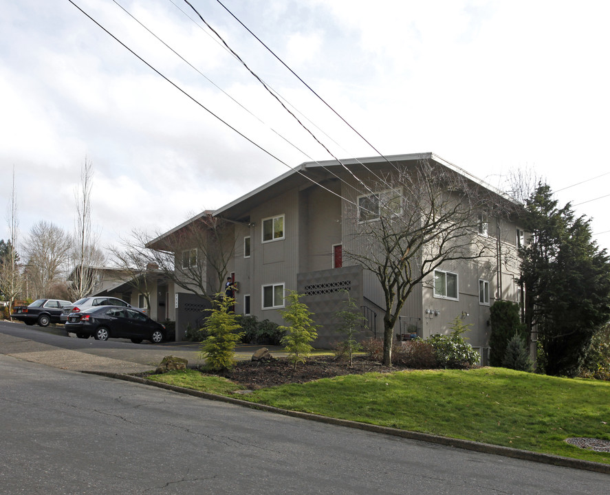 Burlingame Terrace in Portland, OR - Foto de edificio