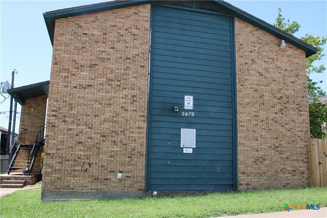 2409 Valley Forge Ave in Temple, TX - Foto de edificio