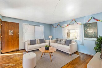 2728 Digby Ave, Unit 1 in Cincinnati, OH - Foto de edificio - Building Photo