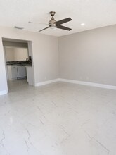 9448 Saddlebrook Dr in Boca Raton, FL - Foto de edificio - Building Photo